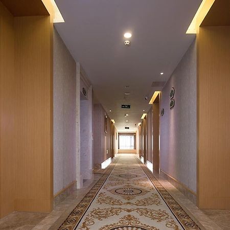 Vienna 3 Best Hotel Dongguan Liaobu Veicle City Eksteriør billede